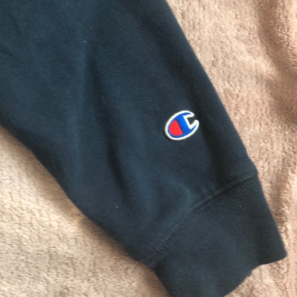 Champion sweater - Picture 2 of 3